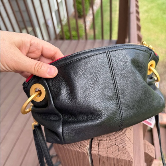 HAMMITT DANIEL CROSSBODY CLUTCH SMALL | BLACK/BRUSHED GOLD RED ZIP - Picture 2 of 2